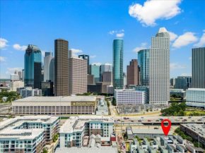 Luxe 3 Story Townhome with Downtown View Near NRG Stadium Centrally Located Walkable To Popular Restaurants